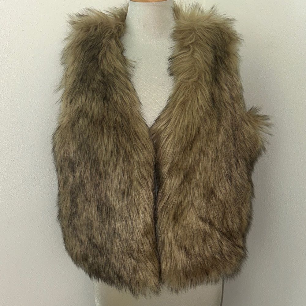 NWT Thalia faux vegan brown fur vest medium m holiday